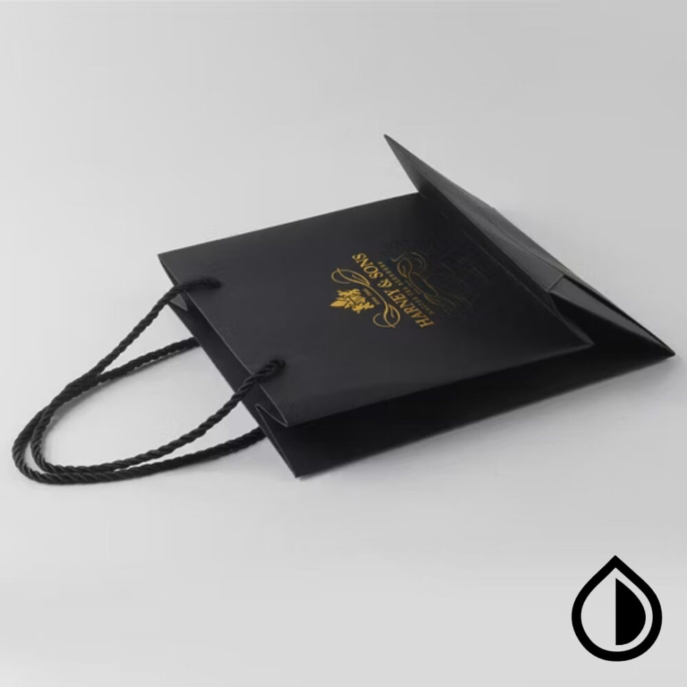 Branded custom paper bags with logo printing, luxury finishes, and eco-friendly materials – available in Dubai.