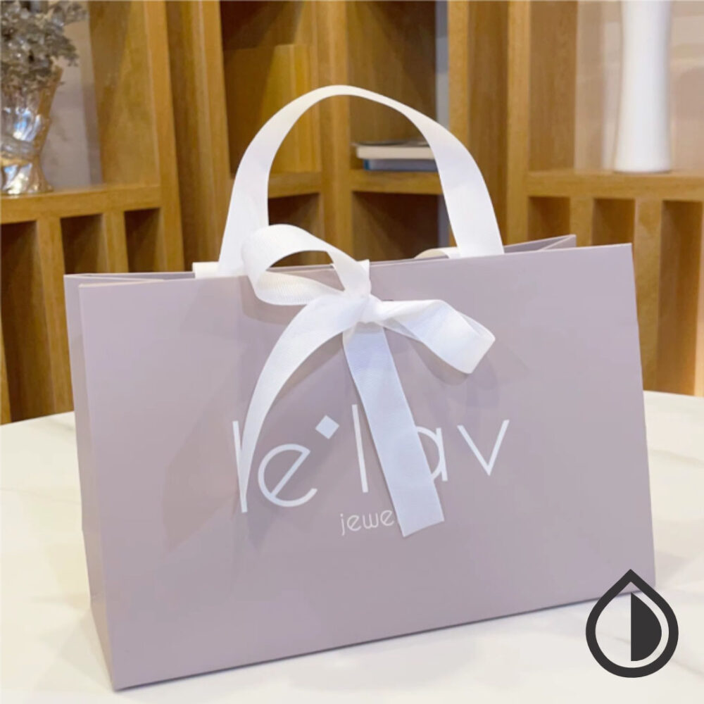 Branded custom paper bags with logo printing, luxury finishes, and eco-friendly materials – available in Dubai.