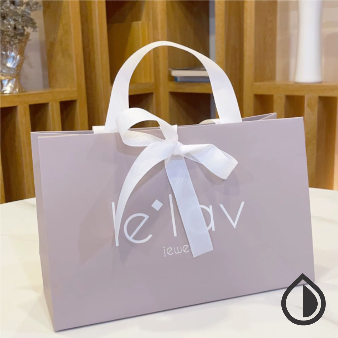 Branded custom paper bags with logo printing, luxury finishes, and eco-friendly materials – available in Dubai.