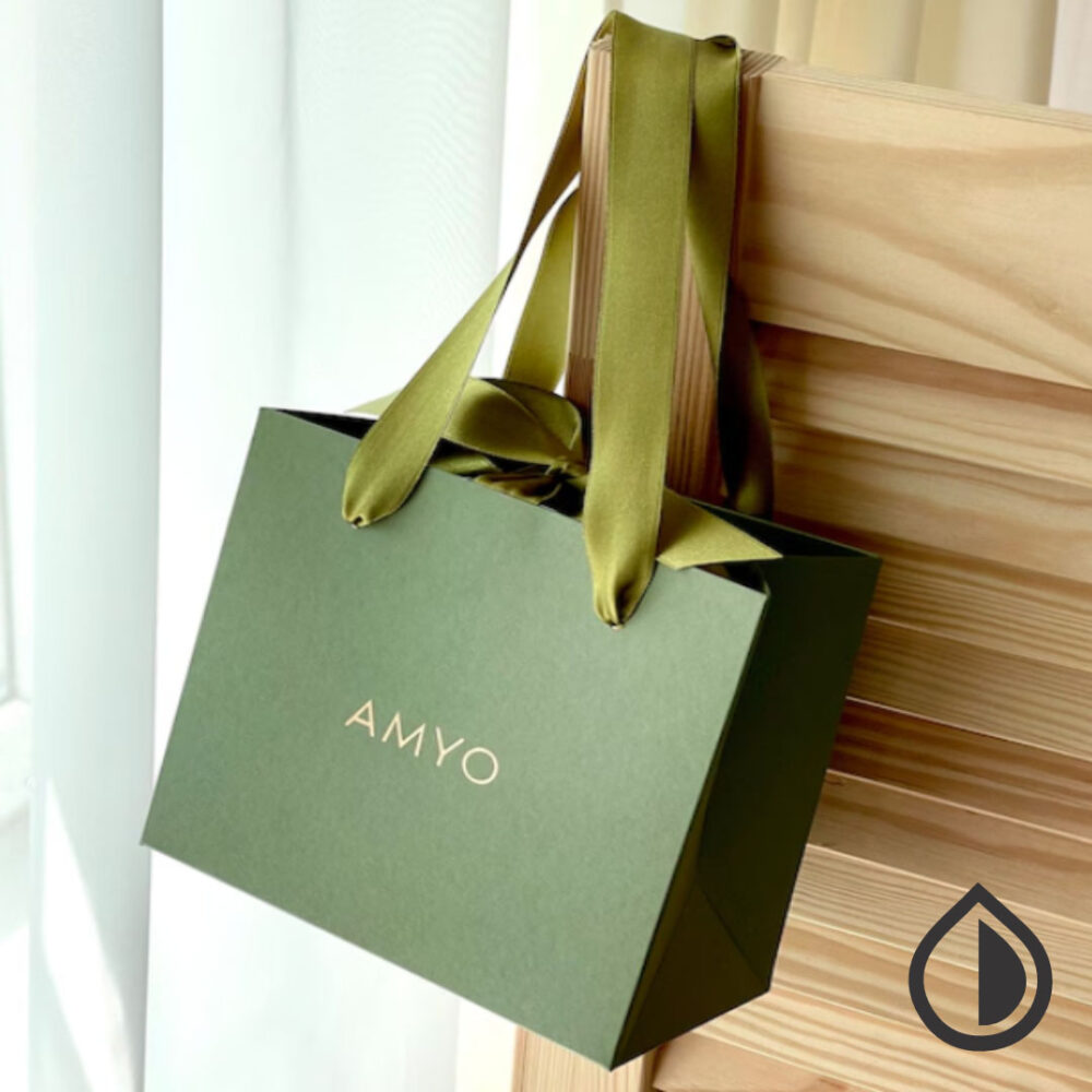 Branded custom paper bags with logo printing, luxury finishes, and eco-friendly materials – available in Dubai.