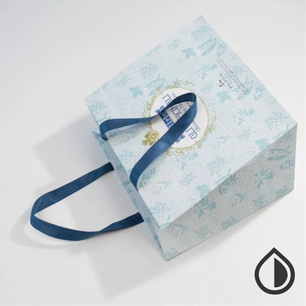 Branded custom paper bags with logo printing, luxury finishes, and eco-friendly materials – available in Dubai.